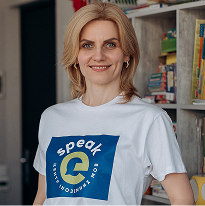 Наталія Москаленко — керівниця та викладачка англійської